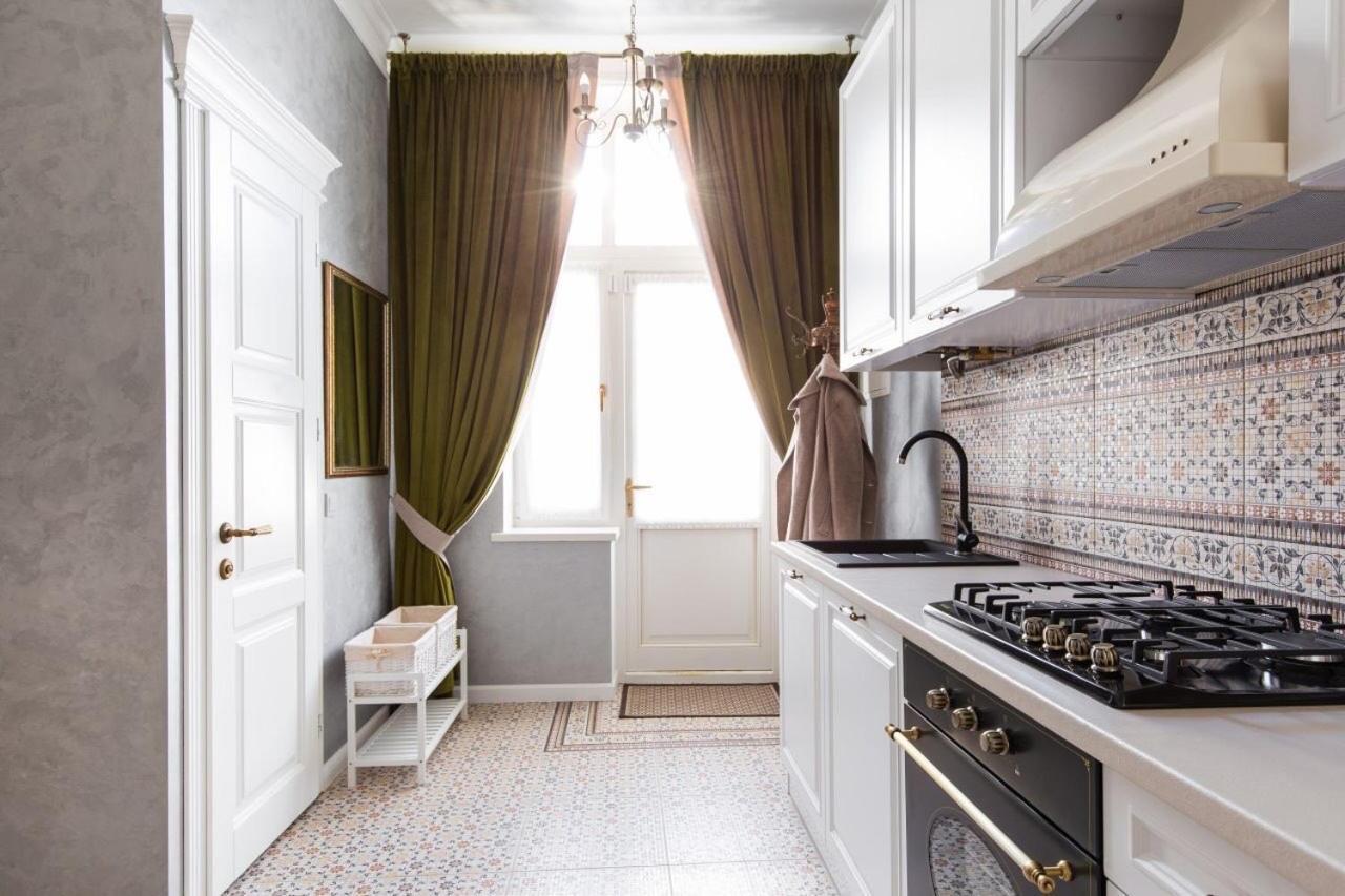Смольського, 6 Apartment Lviv Bagian luar foto