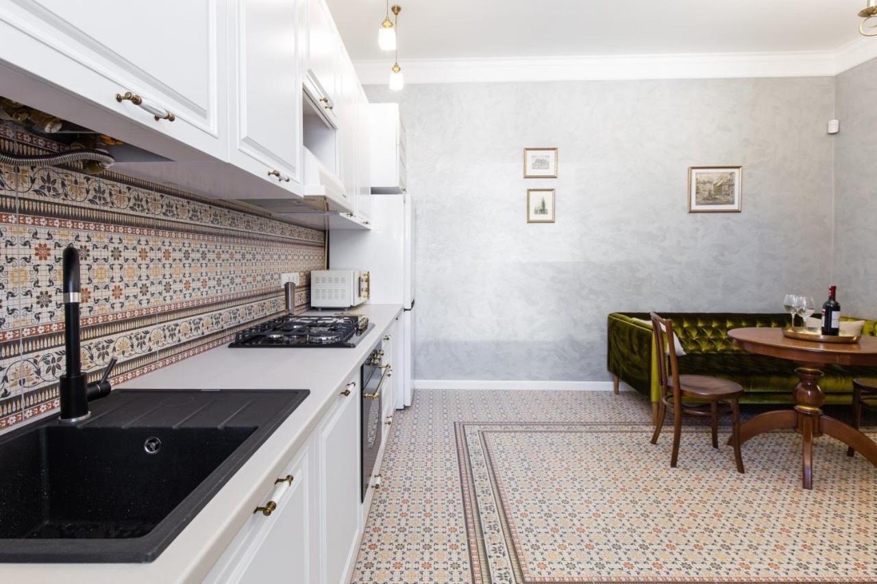Смольського, 6 Apartment Lviv Bagian luar foto