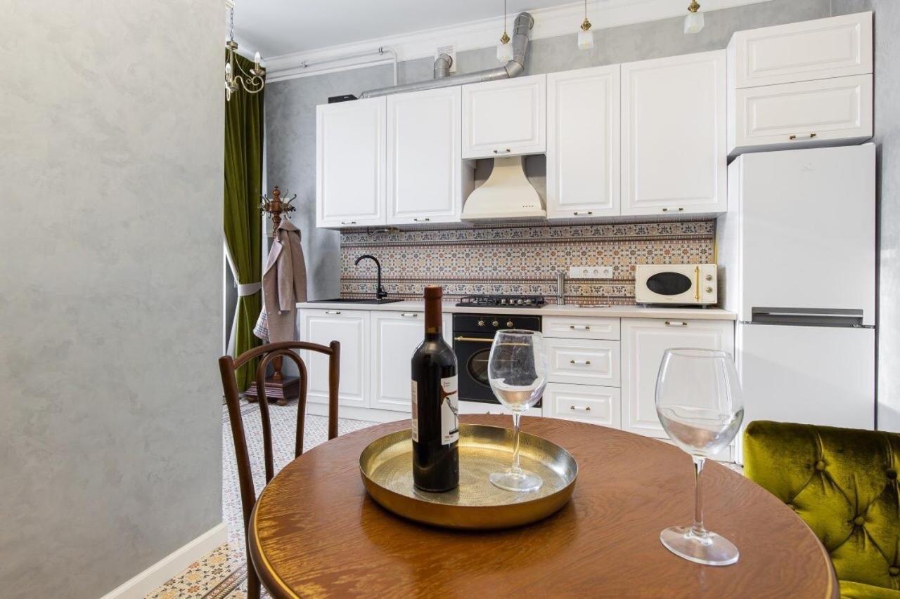 Смольського, 6 Apartment Lviv Bagian luar foto